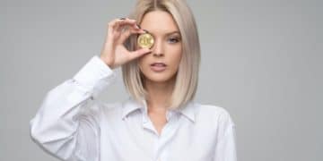 woman wearing white dress shirt