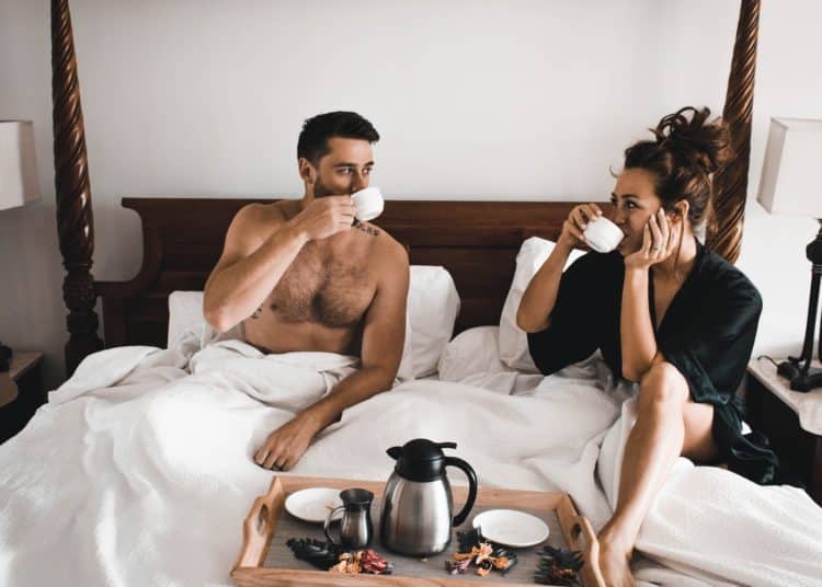 Совместный сон в паре. Плюсы и минусы. | Твой Коуч.ру