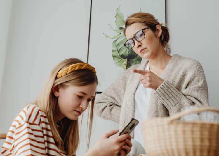 Токсичные родители. Стоит ли общаться себе во вред? | Твой Коуч.ру